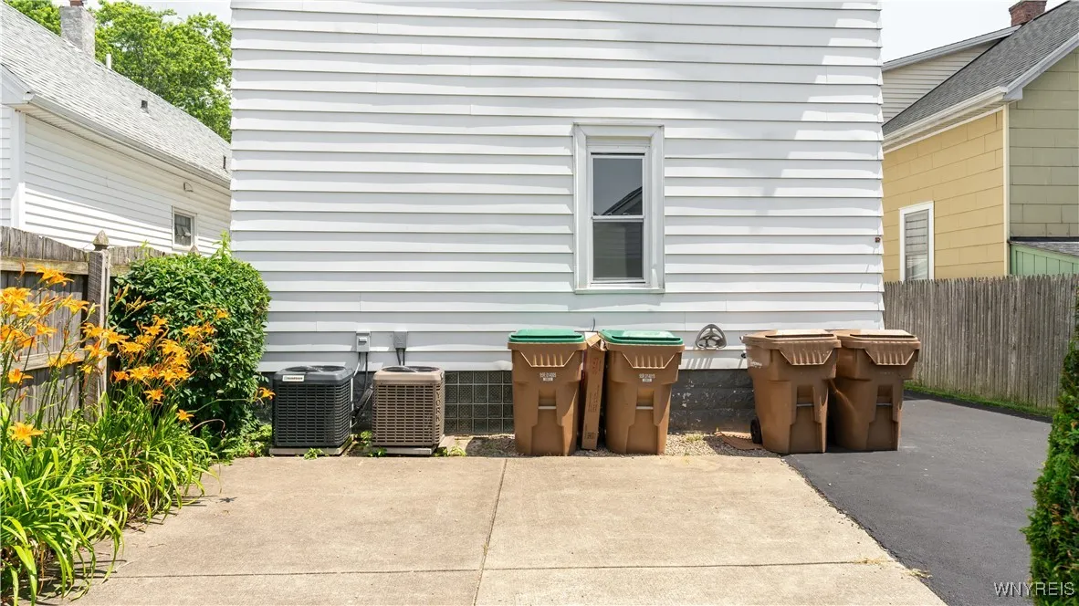 46 Alexander Avenue, Cheektowaga, New York 14211, Cheektowaga, New York 14211, 4 Bedrooms Bedrooms, ,2 BathroomsBathrooms,Residential,For Sale,46 Alexander Avenue, Cheektowaga, New York 14211,B1622961