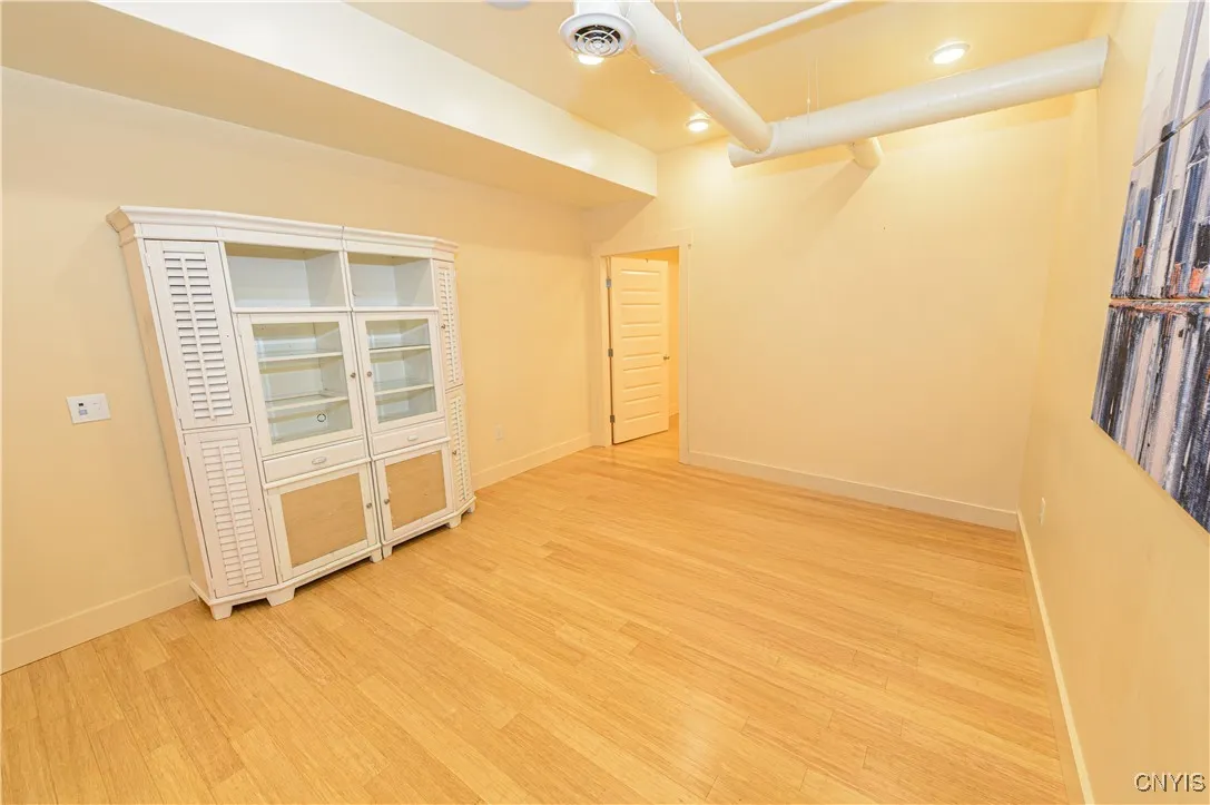 435 South Warren Street 2, Syracuse, New York 1320, Syracuse, New York 13202, 1 Bedroom Bedrooms, 12 Rooms Rooms,2 BathroomsBathrooms,Residential Lease,For Rent,435 South Warren Street 2, Syracuse, New York 1320,S1622872