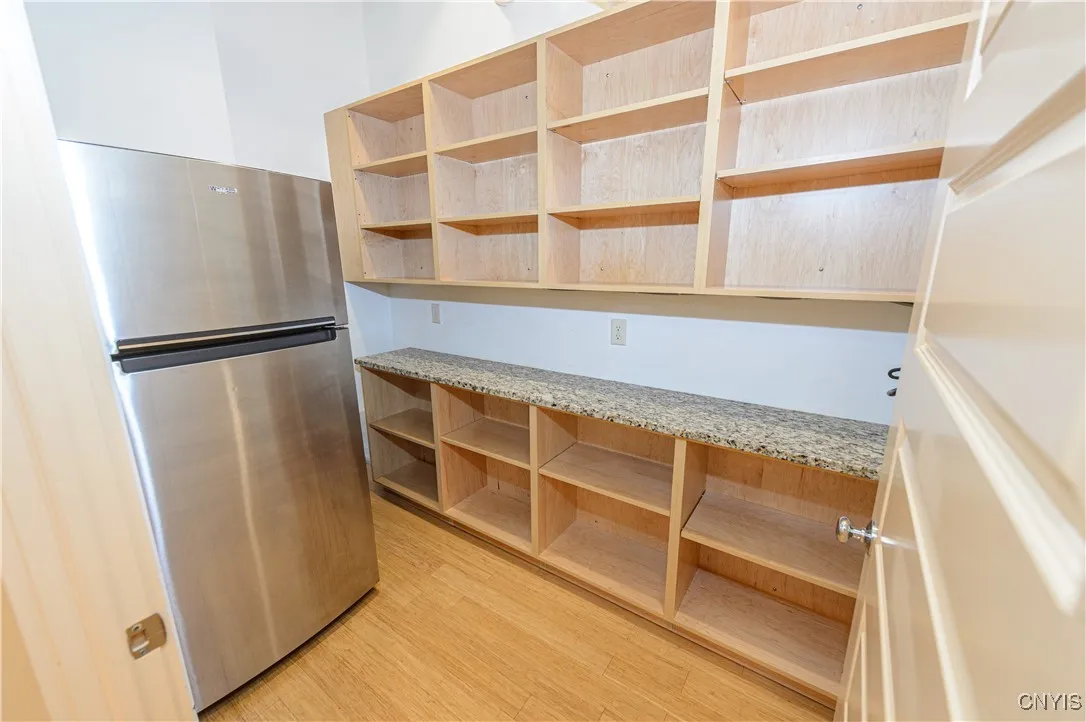 435 South Warren Street 2, Syracuse, New York 1320, Syracuse, New York 13202, 1 Bedroom Bedrooms, 12 Rooms Rooms,2 BathroomsBathrooms,Residential Lease,For Rent,435 South Warren Street 2, Syracuse, New York 1320,S1622872
