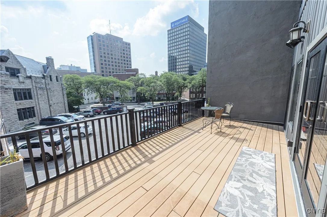 435 South Warren Street 2, Syracuse, New York 1320, Syracuse, New York 13202, 1 Bedroom Bedrooms, 12 Rooms Rooms,2 BathroomsBathrooms,Residential Lease,For Rent,435 South Warren Street 2, Syracuse, New York 1320,S1622872