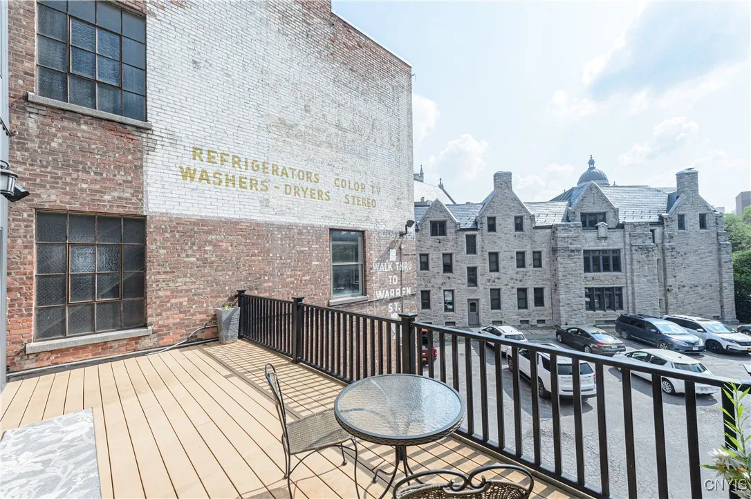 435 South Warren Street 2, Syracuse, New York 1320, Syracuse, New York 13202, 1 Bedroom Bedrooms, 12 Rooms Rooms,2 BathroomsBathrooms,Residential Lease,For Rent,435 South Warren Street 2, Syracuse, New York 1320,S1622872