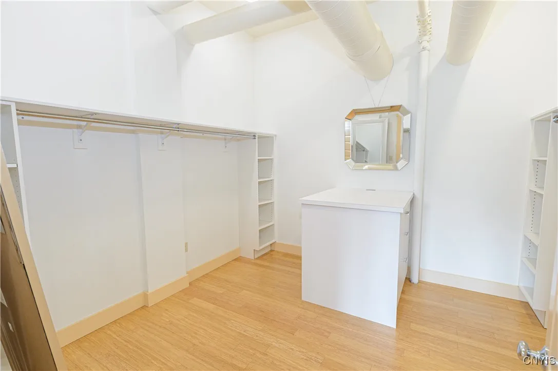 435 South Warren Street 2, Syracuse, New York 1320, Syracuse, New York 13202, 1 Bedroom Bedrooms, 12 Rooms Rooms,2 BathroomsBathrooms,Residential Lease,For Rent,435 South Warren Street 2, Syracuse, New York 1320,S1622872