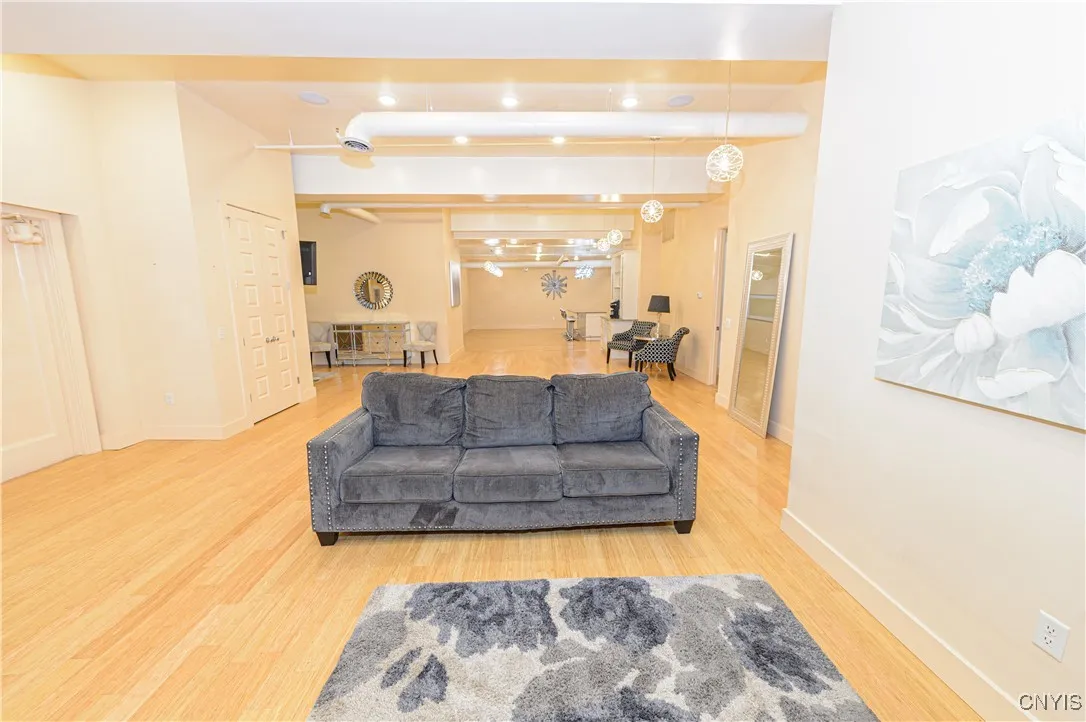 435 South Warren Street 2, Syracuse, New York 1320, Syracuse, New York 13202, 1 Bedroom Bedrooms, 12 Rooms Rooms,2 BathroomsBathrooms,Residential Lease,For Rent,435 South Warren Street 2, Syracuse, New York 1320,S1622872