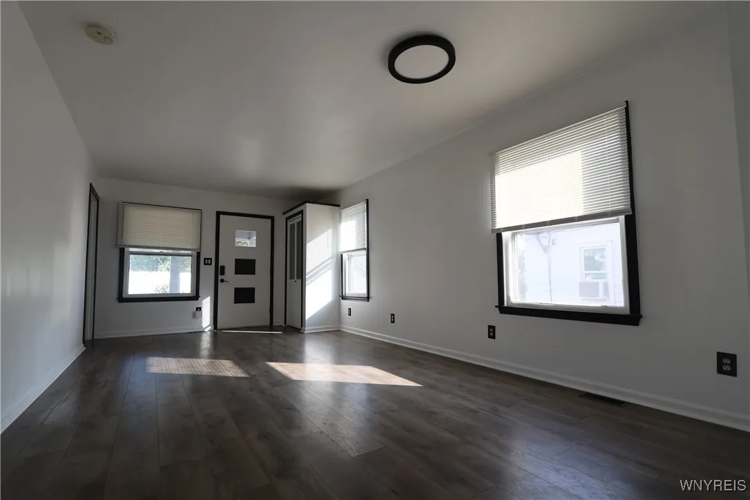 19 Schuler Avenue, Tonawanda, New York 14150, Tonawanda, New York 14150, 3 Bedrooms Bedrooms, 3 Rooms Rooms,1 BathroomBathrooms,Residential,For Sale,19 Schuler Avenue, Tonawanda, New York 14150,B1622967