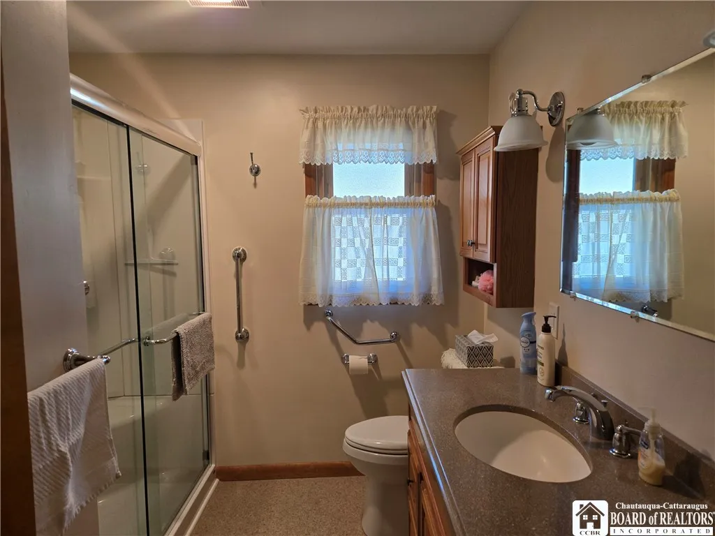 Downstairs full bathroom