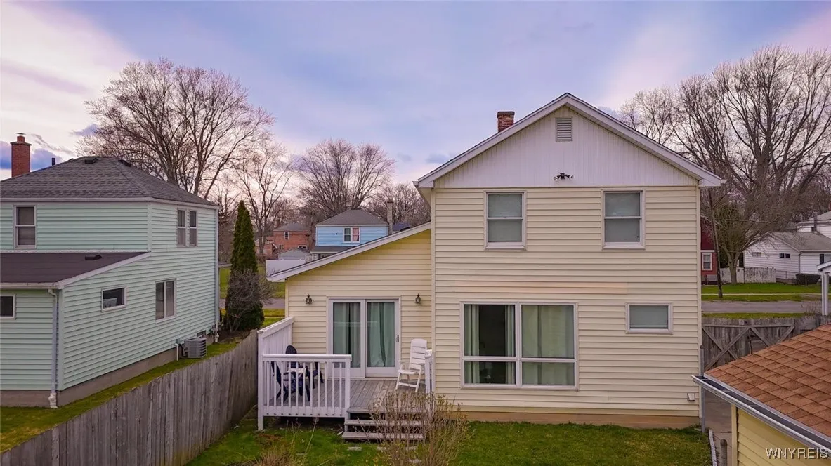 523 76th Street, Niagara Falls, New York 14304, Niagara Falls, New York 14304, 3 Bedrooms Bedrooms, 9 Rooms Rooms,1 BathroomBathrooms,Residential,For Sale,523 76th Street, Niagara Falls, New York 14304,B1622871