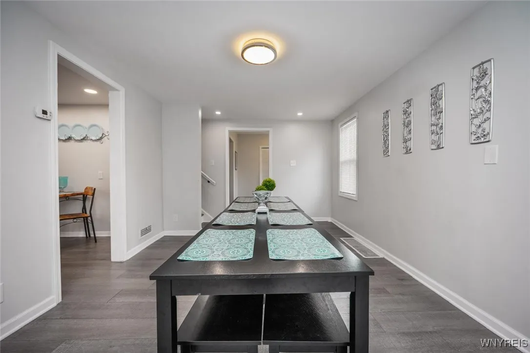 523 76th Street, Niagara Falls, New York 14304, Niagara Falls, New York 14304, 3 Bedrooms Bedrooms, 9 Rooms Rooms,1 BathroomBathrooms,Residential,For Sale,523 76th Street, Niagara Falls, New York 14304,B1622871