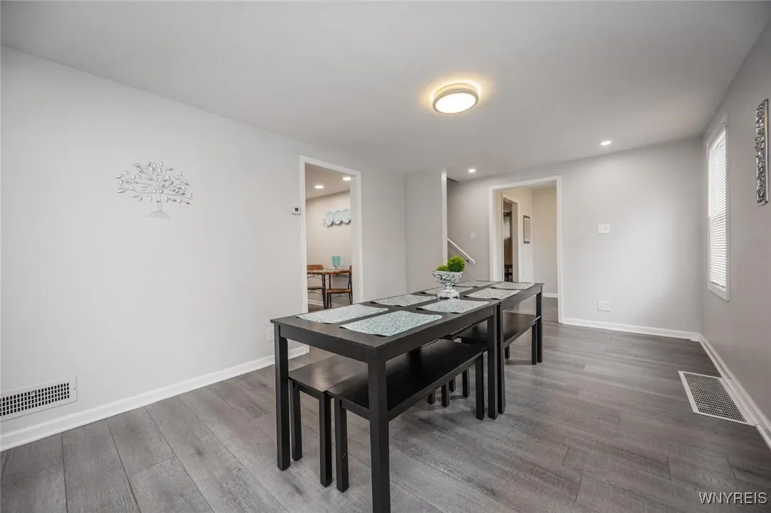 523 76th Street, Niagara Falls, New York 14304, Niagara Falls, New York 14304, 3 Bedrooms Bedrooms, 9 Rooms Rooms,1 BathroomBathrooms,Residential,For Sale,523 76th Street, Niagara Falls, New York 14304,B1622871