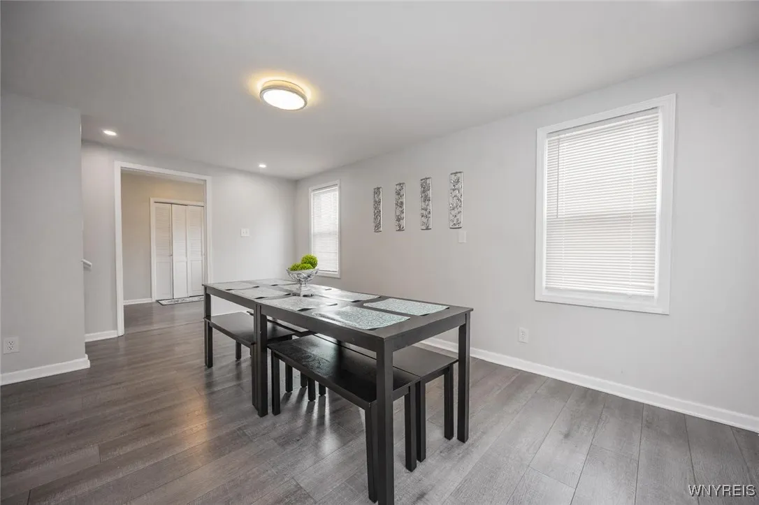 523 76th Street, Niagara Falls, New York 14304, Niagara Falls, New York 14304, 3 Bedrooms Bedrooms, 9 Rooms Rooms,1 BathroomBathrooms,Residential,For Sale,523 76th Street, Niagara Falls, New York 14304,B1622871