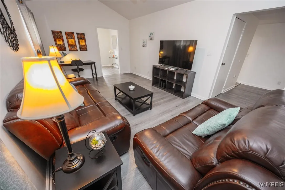 523 76th Street, Niagara Falls, New York 14304, Niagara Falls, New York 14304, 3 Bedrooms Bedrooms, 9 Rooms Rooms,1 BathroomBathrooms,Residential,For Sale,523 76th Street, Niagara Falls, New York 14304,B1622871