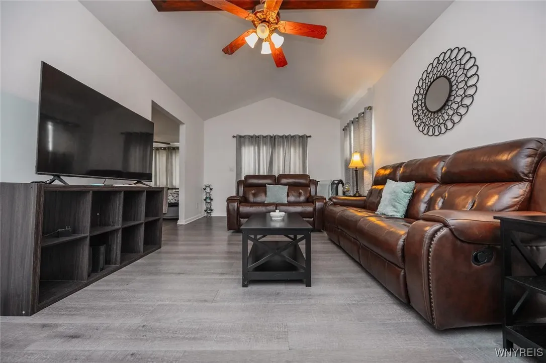523 76th Street, Niagara Falls, New York 14304, Niagara Falls, New York 14304, 3 Bedrooms Bedrooms, 9 Rooms Rooms,1 BathroomBathrooms,Residential,For Sale,523 76th Street, Niagara Falls, New York 14304,B1622871