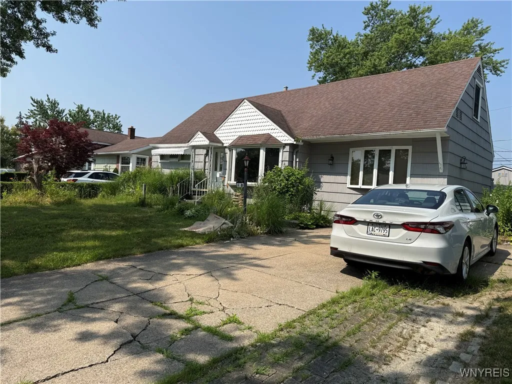 14 Dolphann Drive, Tonawanda, New York 14150, Tonawanda, New York 14150, 4 Bedrooms Bedrooms, 8 Rooms Rooms,4 BathroomsBathrooms,Residential,For Sale,14 Dolphann Drive, Tonawanda, New York 14150,B1621486