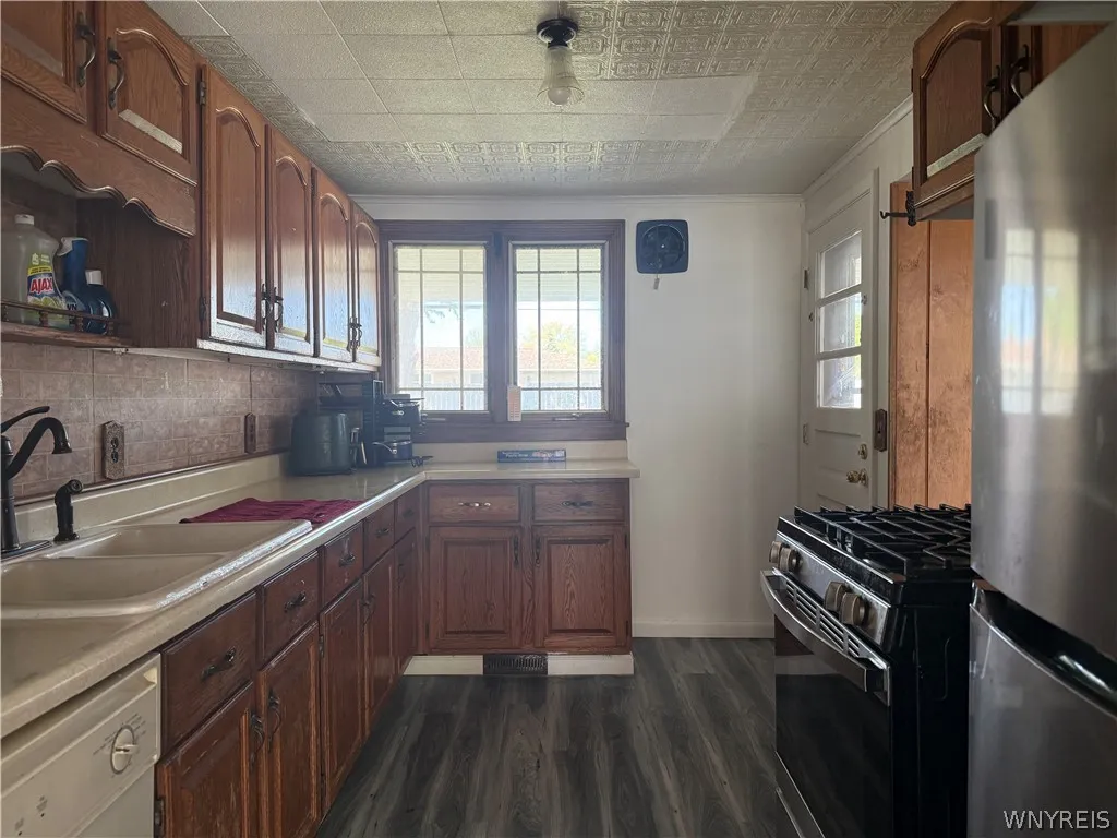 14 Dolphann Drive, Tonawanda, New York 14150, Tonawanda, New York 14150, 4 Bedrooms Bedrooms, 8 Rooms Rooms,4 BathroomsBathrooms,Residential,For Sale,14 Dolphann Drive, Tonawanda, New York 14150,0,B1621486