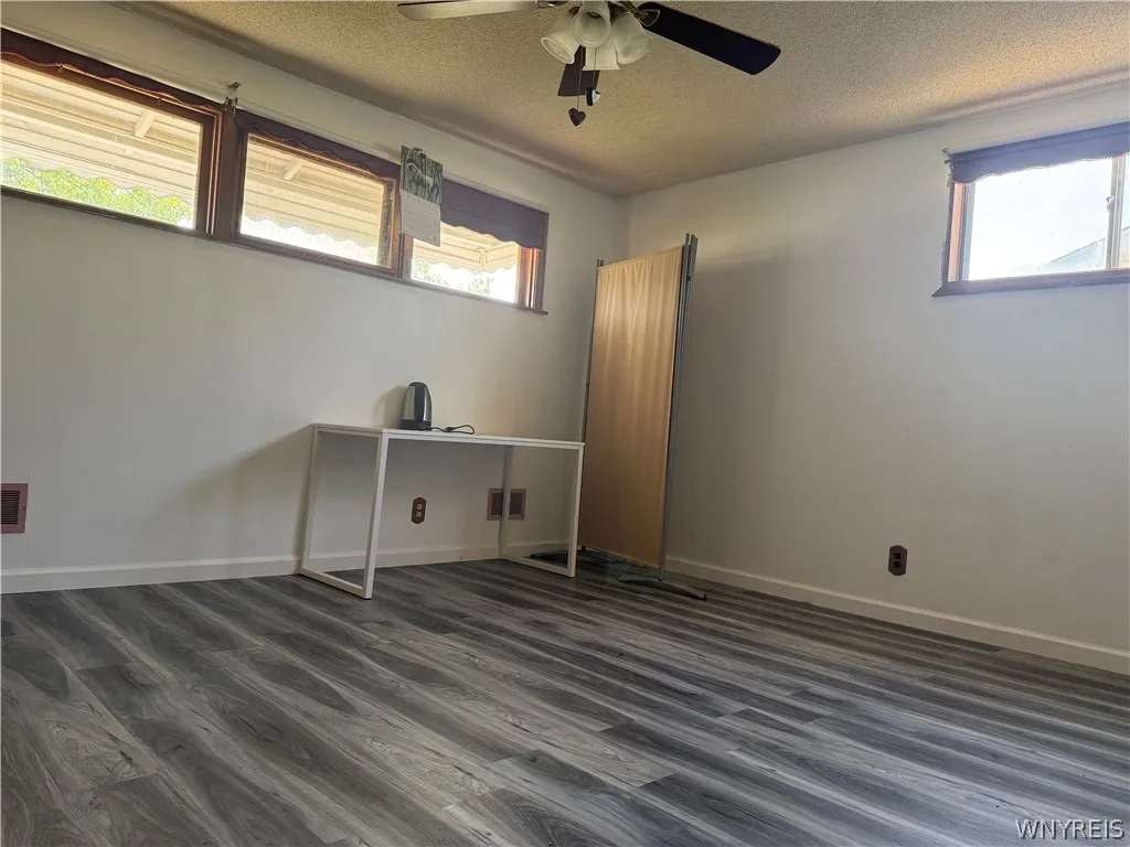 14 Dolphann Drive, Tonawanda, New York 14150, Tonawanda, New York 14150, 4 Bedrooms Bedrooms, 8 Rooms Rooms,4 BathroomsBathrooms,Residential,For Sale,14 Dolphann Drive, Tonawanda, New York 14150,0,B1621486