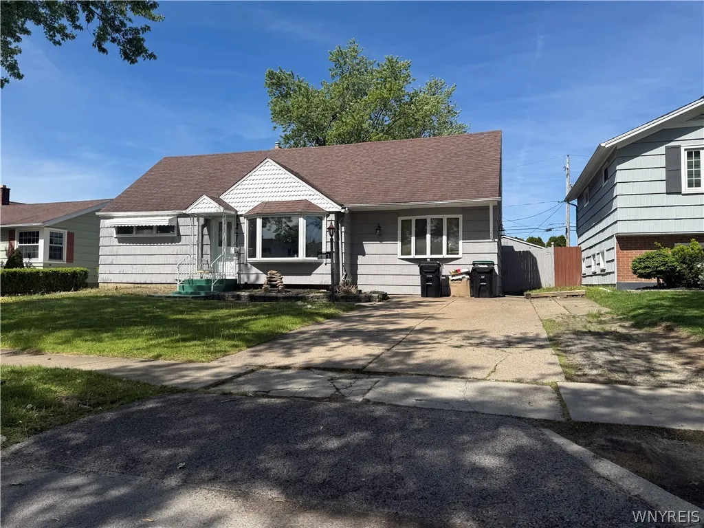 14 Dolphann Drive, Tonawanda, New York 14150, Tonawanda, New York 14150, 4 Bedrooms Bedrooms, 8 Rooms Rooms,4 BathroomsBathrooms,Residential,For Sale,14 Dolphann Drive, Tonawanda, New York 14150,0,B1621486