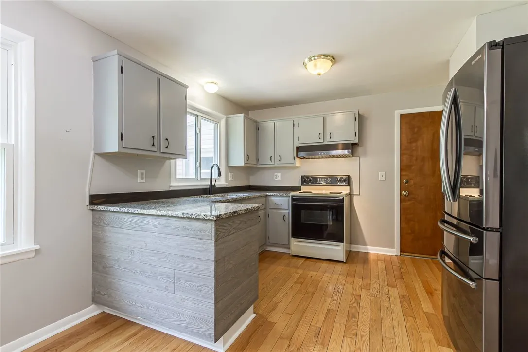 1907 Maple Avenue, Palmyra, New York 14522, Palmyra, New York 14522, 4 Bedrooms Bedrooms, 6 Rooms Rooms,1 BathroomBathrooms,Residential,For Sale,1907 Maple Avenue, Palmyra, New York 14522,R1614898