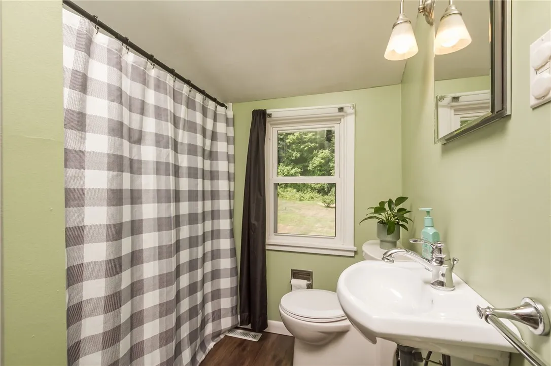1907 Maple Avenue, Palmyra, New York 14522, Palmyra, New York 14522, 4 Bedrooms Bedrooms, 6 Rooms Rooms,1 BathroomBathrooms,Residential,For Sale,1907 Maple Avenue, Palmyra, New York 14522,R1614898