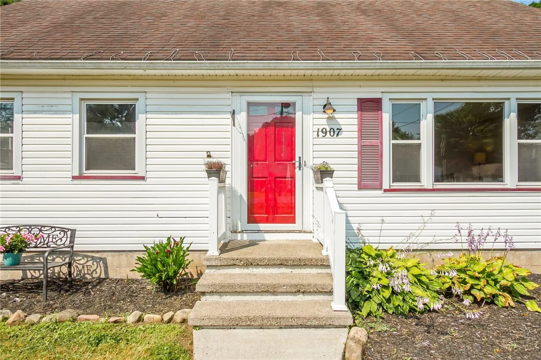 1907 Maple Avenue, Palmyra, New York 14522, Palmyra, New York 14522, 4 Bedrooms Bedrooms, 6 Rooms Rooms,1 BathroomBathrooms,Residential,For Sale,1907 Maple Avenue, Palmyra, New York 14522,R1614898