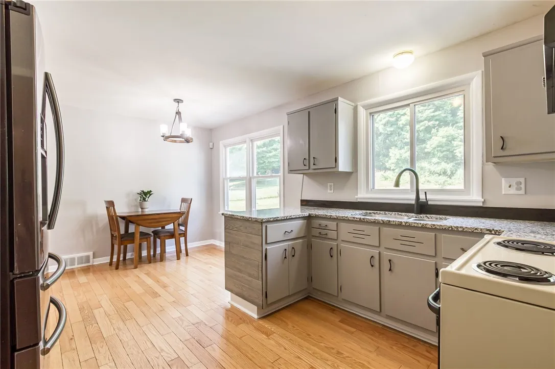 1907 Maple Avenue, Palmyra, New York 14522, Palmyra, New York 14522, 4 Bedrooms Bedrooms, 6 Rooms Rooms,1 BathroomBathrooms,Residential,For Sale,1907 Maple Avenue, Palmyra, New York 14522,R1614898