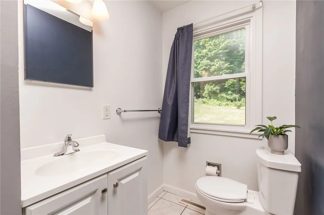 1907 Maple Avenue, Palmyra, New York 14522, Palmyra, New York 14522, 4 Bedrooms Bedrooms, 6 Rooms Rooms,1 BathroomBathrooms,Residential,For Sale,1907 Maple Avenue, Palmyra, New York 14522,R1614898