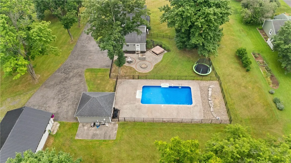 3545 Walworth Rd, Walworth, New York 14568, Walworth, New York 14568, 5 Bedrooms Bedrooms, 10 Rooms Rooms,2 BathroomsBathrooms,Residential,For Sale,3545 Walworth Rd, Walworth, New York 14568,R1622560