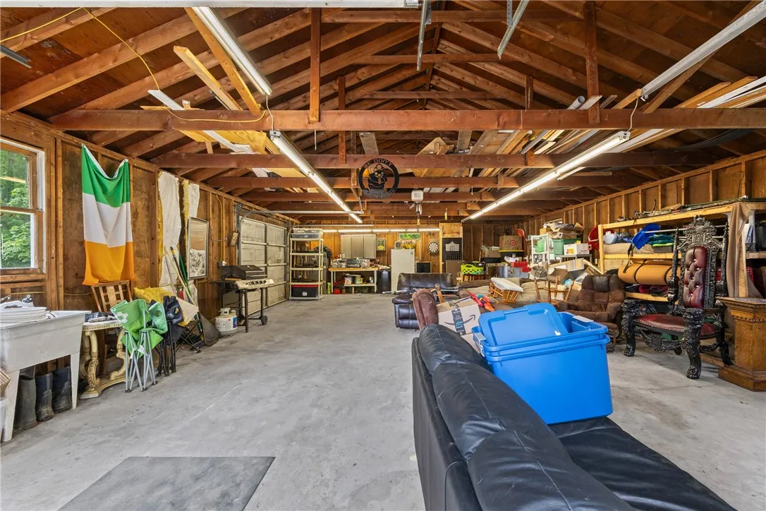 3545 Walworth Rd, Walworth, New York 14568, Walworth, New York 14568, 5 Bedrooms Bedrooms, 10 Rooms Rooms,2 BathroomsBathrooms,Residential,For Sale,3545 Walworth Rd, Walworth, New York 14568,R1622560