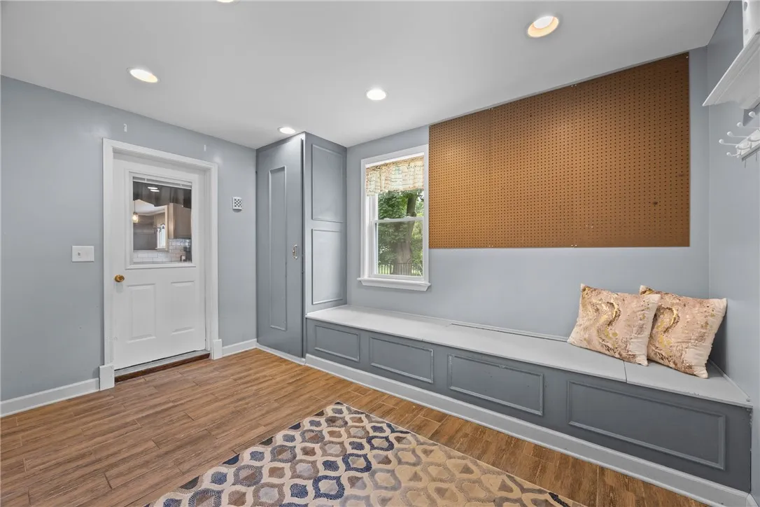 3545 Walworth Rd, Walworth, New York 14568, Walworth, New York 14568, 5 Bedrooms Bedrooms, 10 Rooms Rooms,2 BathroomsBathrooms,Residential,For Sale,3545 Walworth Rd, Walworth, New York 14568,R1622560