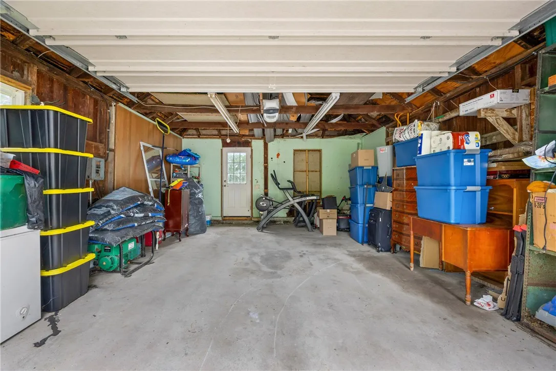 3545 Walworth Rd, Walworth, New York 14568, Walworth, New York 14568, 5 Bedrooms Bedrooms, 10 Rooms Rooms,2 BathroomsBathrooms,Residential,For Sale,3545 Walworth Rd, Walworth, New York 14568,R1622560