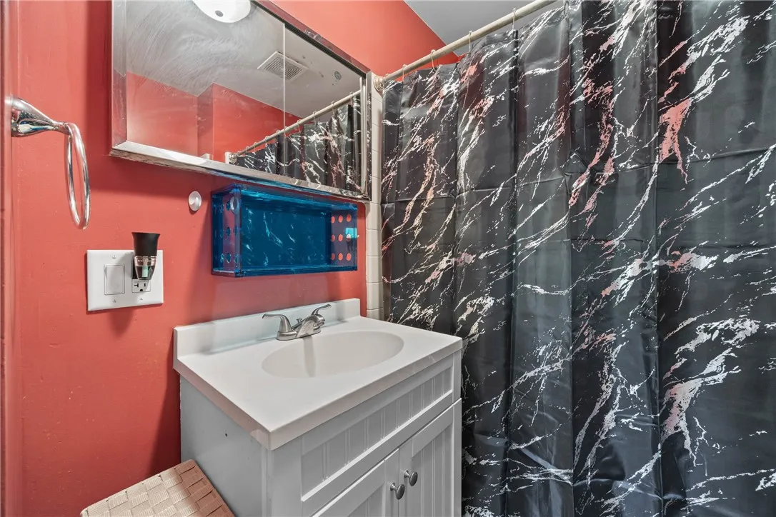 3545 Walworth Rd, Walworth, New York 14568, Walworth, New York 14568, 5 Bedrooms Bedrooms, 10 Rooms Rooms,2 BathroomsBathrooms,Residential,For Sale,3545 Walworth Rd, Walworth, New York 14568,R1622560