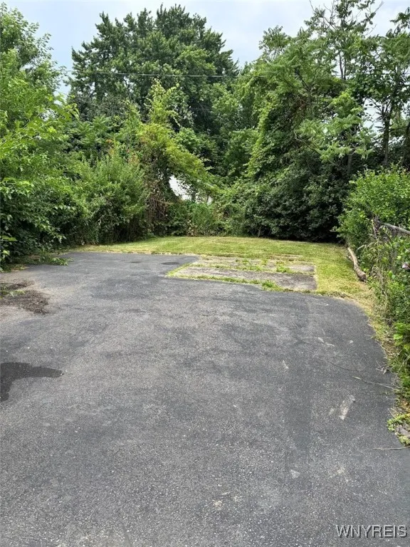 1068 East Lovejoy Street, Buffalo, New York 14206, Buffalo, New York 14206, 3 Bedrooms Bedrooms, ,2 BathroomsBathrooms,Residential,For Sale,1068 East Lovejoy Street, Buffalo, New York 14206,B1622984