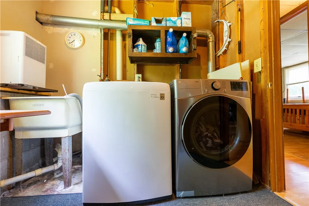 Laundry area - washer and dryer STAY!
