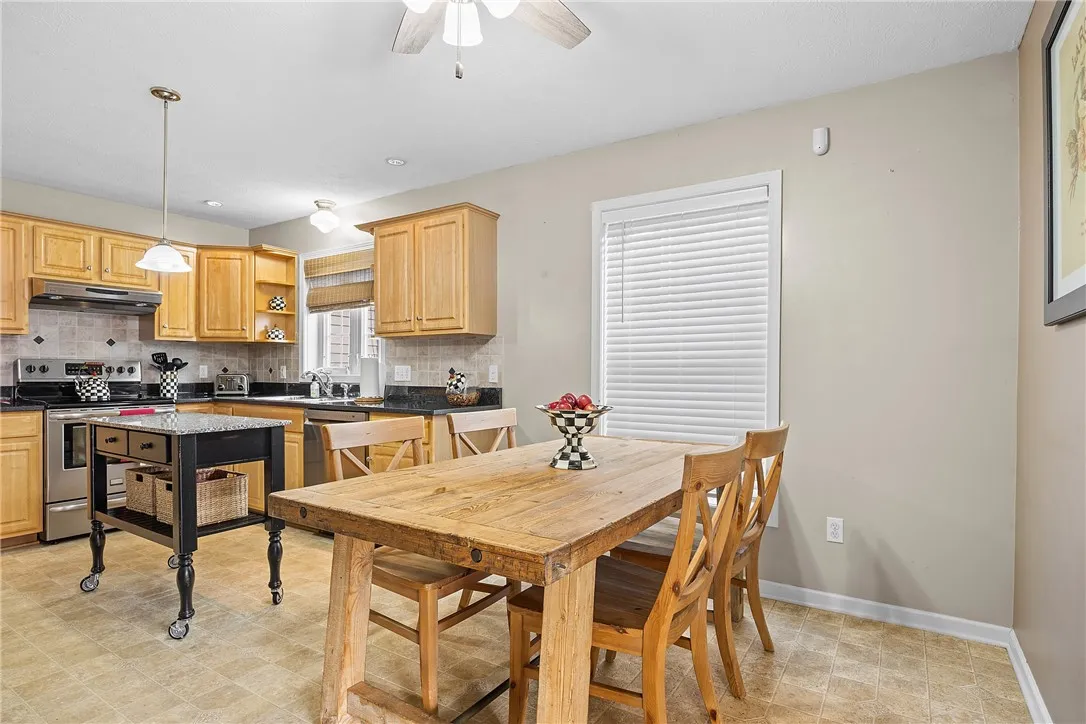 420 Howell Road, Perinton, New York 14450, Perinton, New York 14450, 3 Bedrooms Bedrooms, 5 Rooms Rooms,2 BathroomsBathrooms,Residential,Closed,420 Howell Road, Perinton, New York 14450,0,R1622764