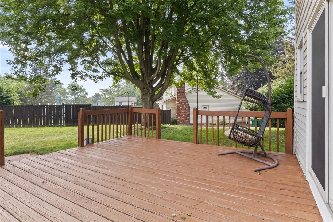 11 Stony Brook Lane, Perinton, New York 14450, Perinton, New York 14450, 4 Bedrooms Bedrooms, 9 Rooms Rooms,2 BathroomsBathrooms,Residential,Closed,11 Stony Brook Lane, Perinton, New York 14450,0,R1618638