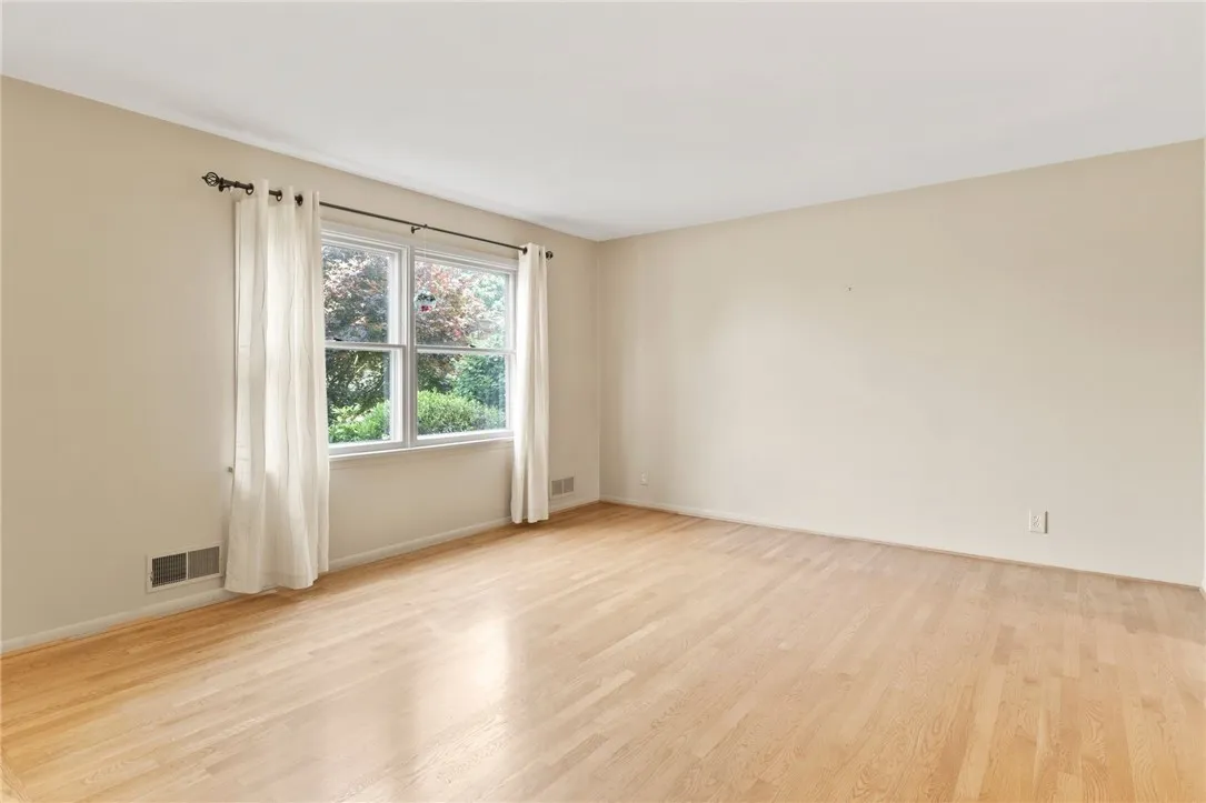 11 Stony Brook Lane, Perinton, New York 14450, Perinton, New York 14450, 4 Bedrooms Bedrooms, 9 Rooms Rooms,2 BathroomsBathrooms,Residential,Closed,11 Stony Brook Lane, Perinton, New York 14450,0,R1618638