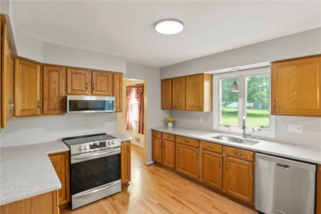 11 Stony Brook Lane, Perinton, New York 14450, Perinton, New York 14450, 4 Bedrooms Bedrooms, 9 Rooms Rooms,2 BathroomsBathrooms,Residential,Closed,11 Stony Brook Lane, Perinton, New York 14450,0,R1618638