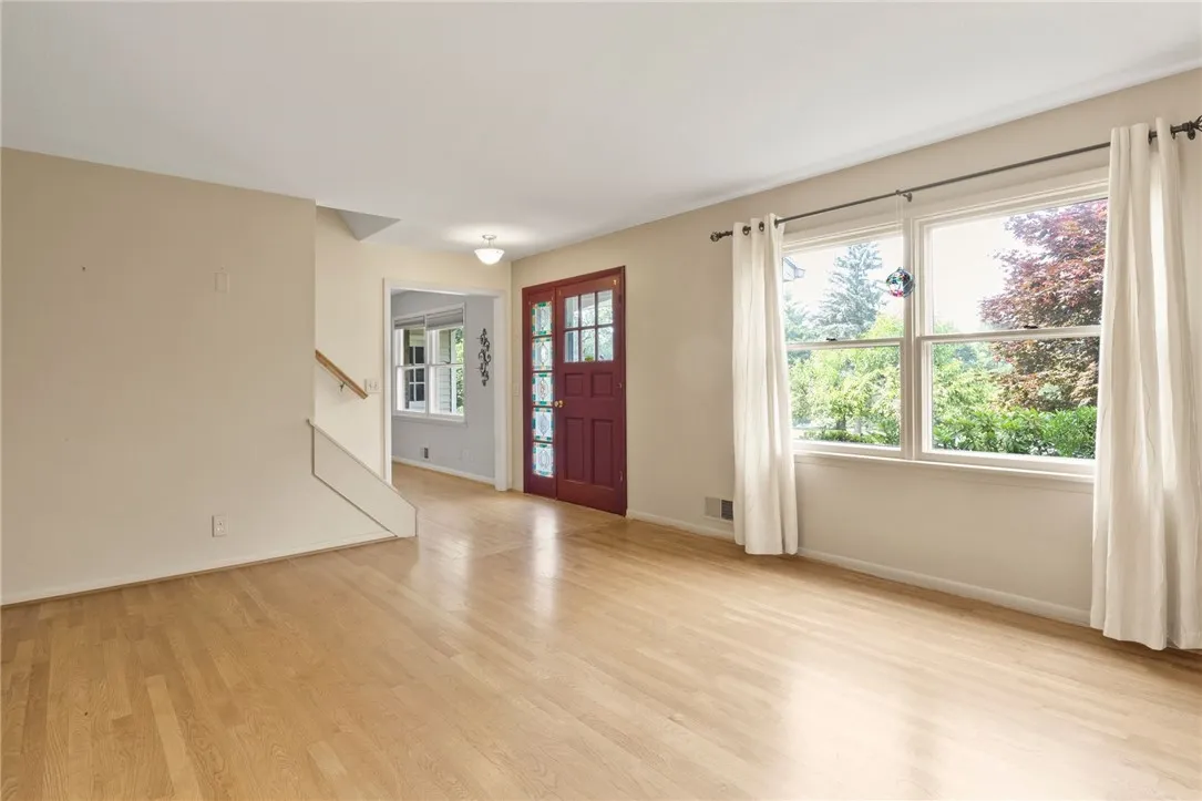 11 Stony Brook Lane, Perinton, New York 14450, Perinton, New York 14450, 4 Bedrooms Bedrooms, 9 Rooms Rooms,2 BathroomsBathrooms,Residential,Closed,11 Stony Brook Lane, Perinton, New York 14450,0,R1618638