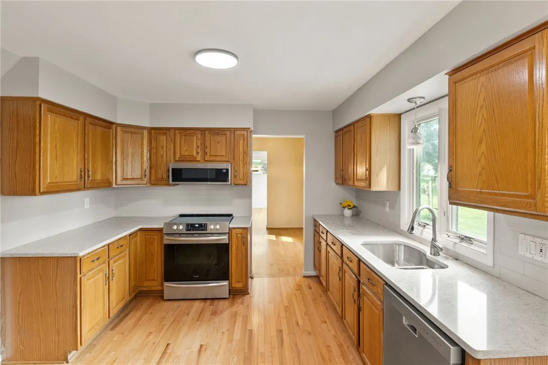 11 Stony Brook Lane, Perinton, New York 14450, Perinton, New York 14450, 4 Bedrooms Bedrooms, 9 Rooms Rooms,2 BathroomsBathrooms,Residential,Closed,11 Stony Brook Lane, Perinton, New York 14450,0,R1618638