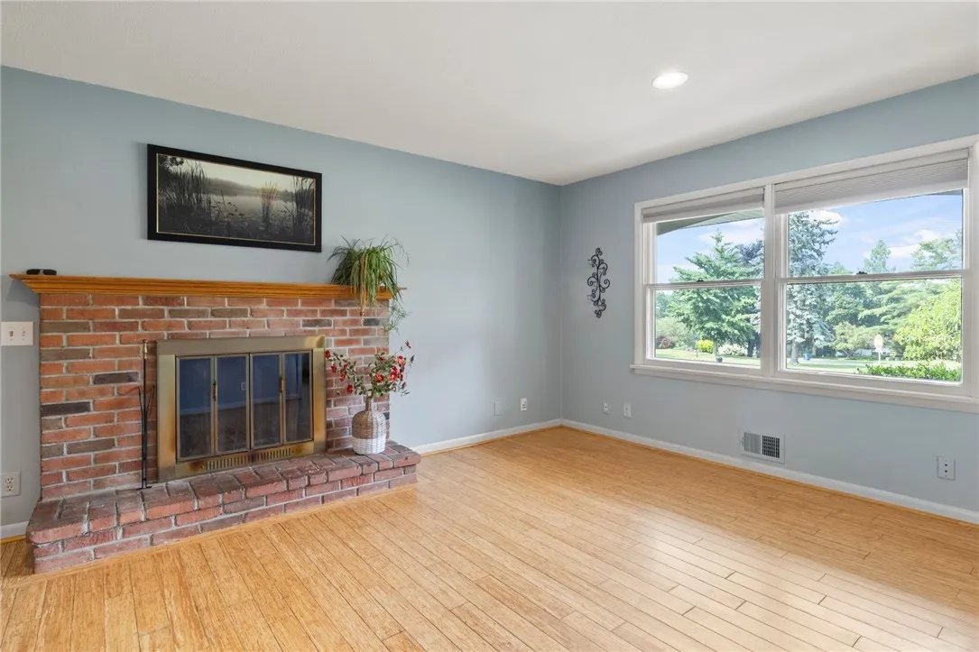 11 Stony Brook Lane, Perinton, New York 14450, Perinton, New York 14450, 4 Bedrooms Bedrooms, 9 Rooms Rooms,2 BathroomsBathrooms,Residential,Closed,11 Stony Brook Lane, Perinton, New York 14450,0,R1618638