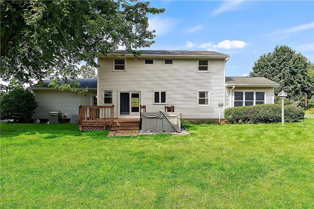 11 Stony Brook Lane, Perinton, New York 14450, Perinton, New York 14450, 4 Bedrooms Bedrooms, 9 Rooms Rooms,2 BathroomsBathrooms,Residential,Closed,11 Stony Brook Lane, Perinton, New York 14450,0,R1618638