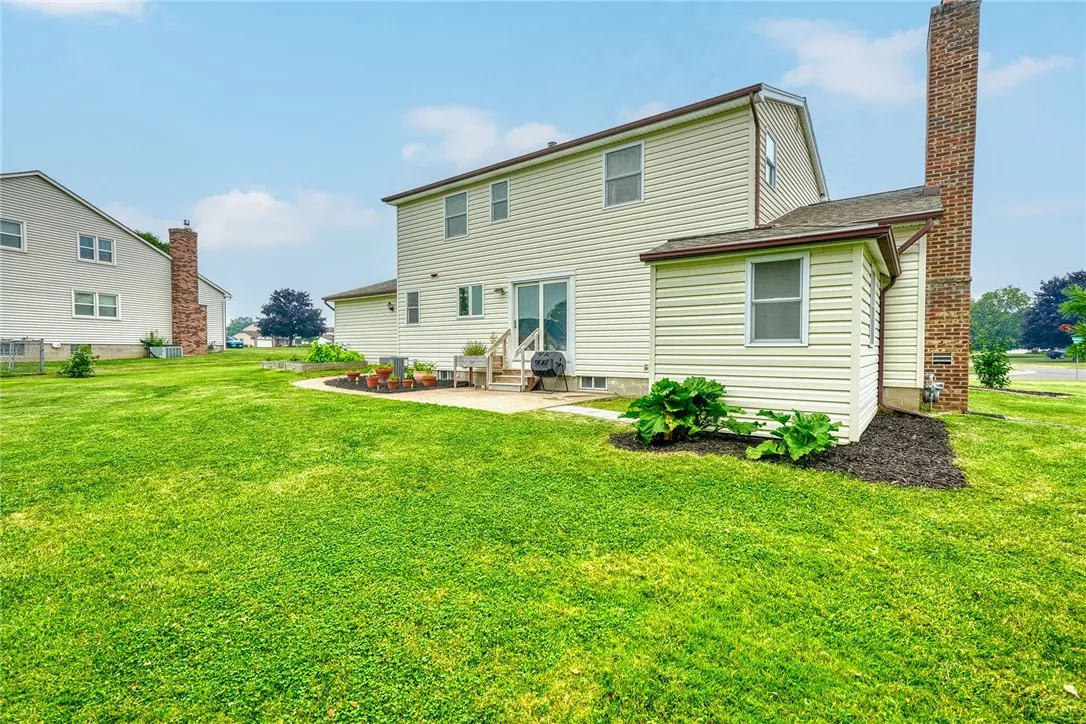 61 Sunapee Run, Greece, New York 14468, Greece, New York 14468, 4 Bedrooms Bedrooms, 9 Rooms Rooms,3 BathroomsBathrooms,Residential,Closed,61 Sunapee Run, Greece, New York 14468,0,R1621661