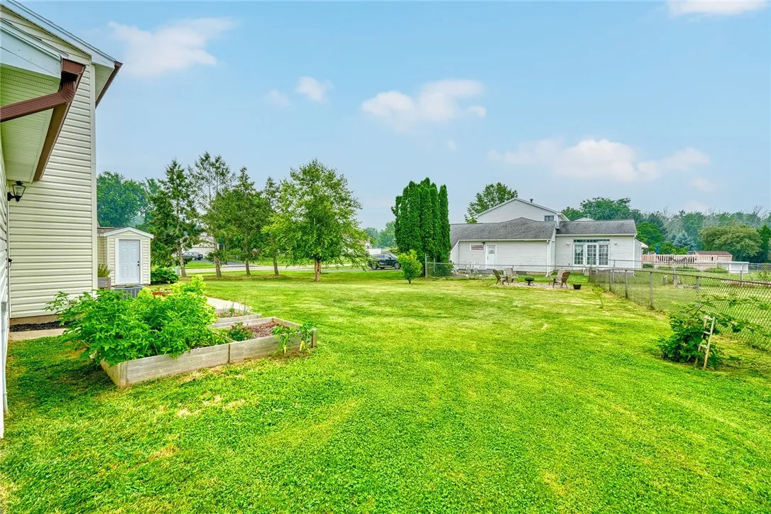 61 Sunapee Run, Greece, New York 14468, Greece, New York 14468, 4 Bedrooms Bedrooms, 9 Rooms Rooms,3 BathroomsBathrooms,Residential,Closed,61 Sunapee Run, Greece, New York 14468,0,R1621661
