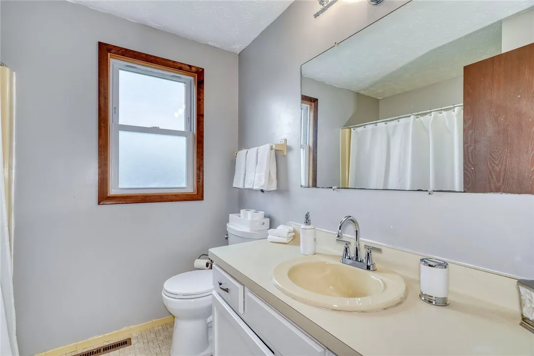 61 Sunapee Run, Greece, New York 14468, Greece, New York 14468, 4 Bedrooms Bedrooms, 9 Rooms Rooms,3 BathroomsBathrooms,Residential,Closed,61 Sunapee Run, Greece, New York 14468,0,R1621661