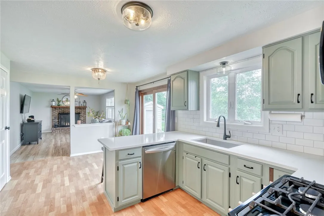 61 Sunapee Run, Greece, New York 14468, Greece, New York 14468, 4 Bedrooms Bedrooms, 9 Rooms Rooms,3 BathroomsBathrooms,Residential,Closed,61 Sunapee Run, Greece, New York 14468,0,R1621661