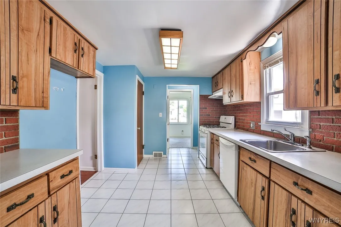 Easy to maintain ceramic tile flooring.