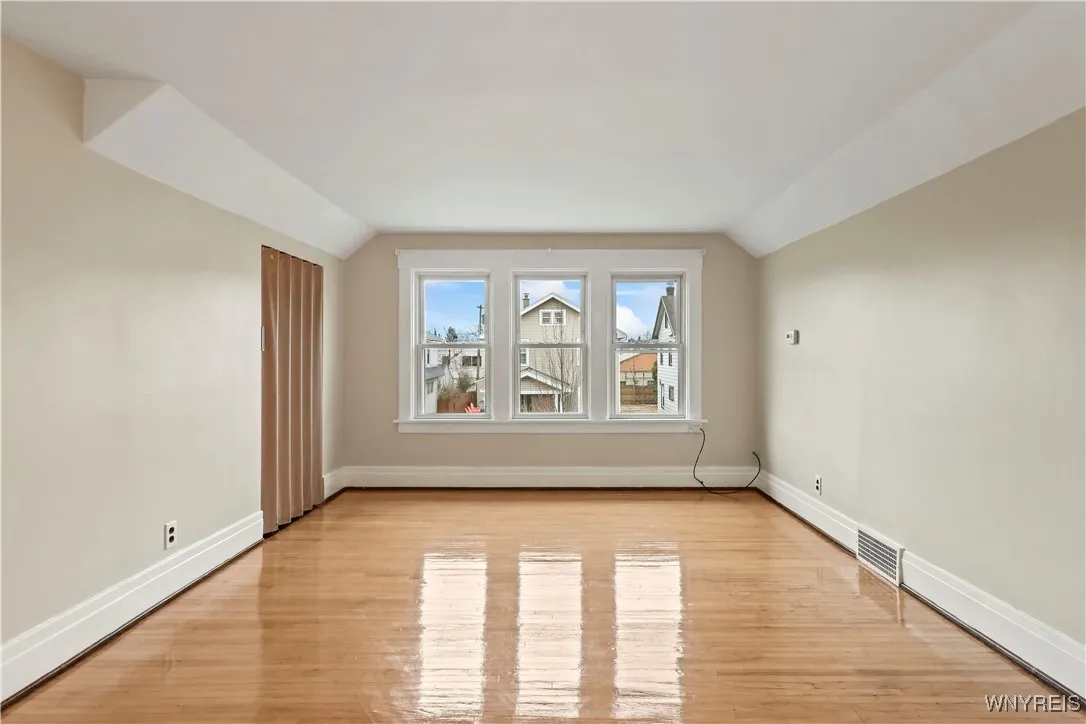 204 East Hazeltine Avenue, Tonawanda, New York 142, Tonawanda, New York 14217, 4 Bedrooms Bedrooms, ,2 BathroomsBathrooms,Residential,For Sale,204 East Hazeltine Avenue, Tonawanda, New York 142,B1621608