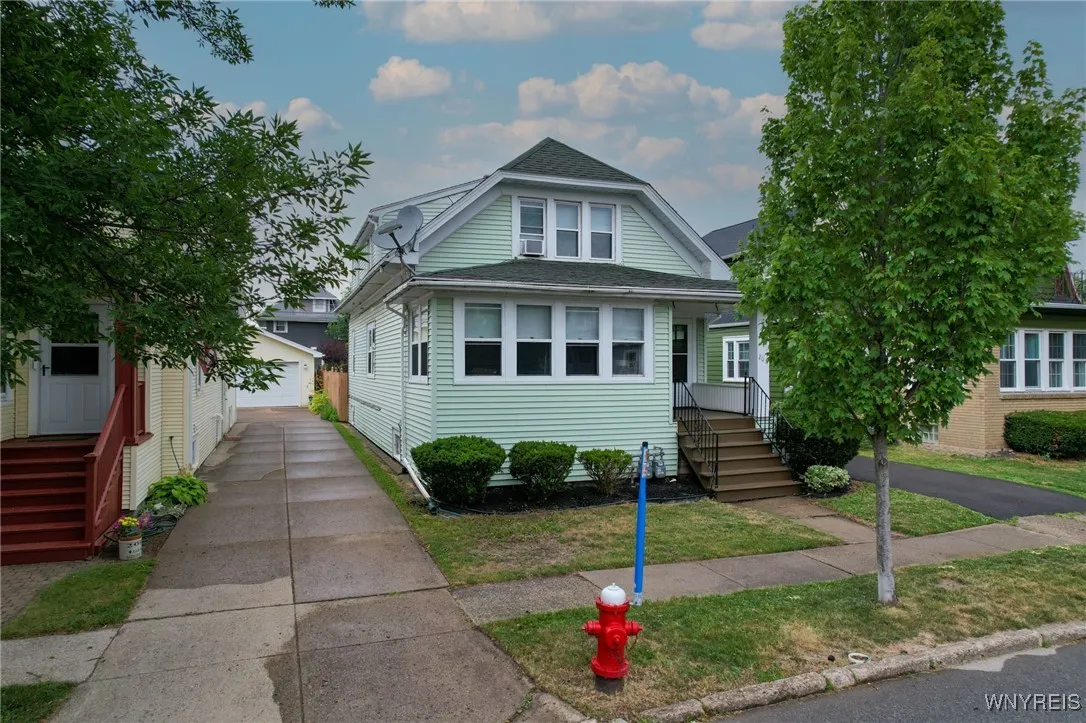 204 East Hazeltine Avenue, Tonawanda, New York 142, Tonawanda, New York 14217, 4 Bedrooms Bedrooms, ,2 BathroomsBathrooms,Residential,For Sale,204 East Hazeltine Avenue, Tonawanda, New York 142,B1621608