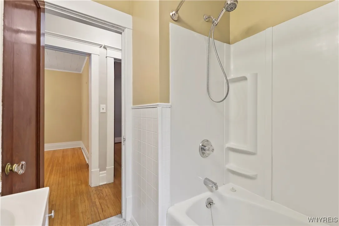 204 East Hazeltine Avenue, Tonawanda, New York 142, Tonawanda, New York 14217, 4 Bedrooms Bedrooms, ,2 BathroomsBathrooms,Residential,For Sale,204 East Hazeltine Avenue, Tonawanda, New York 142,B1621608