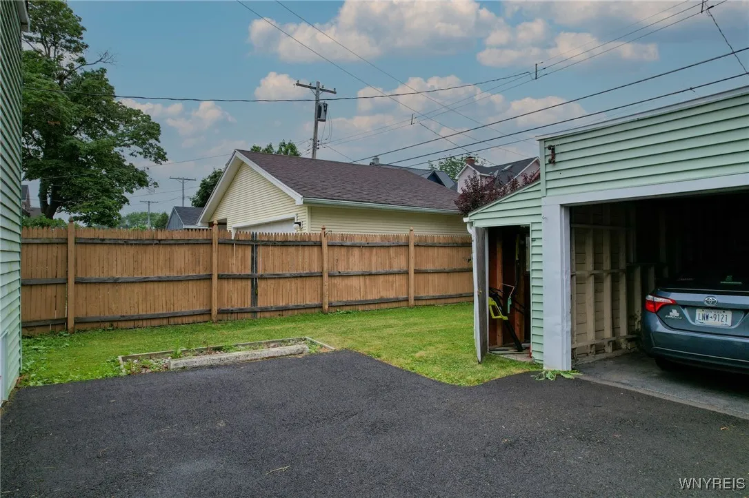 204 East Hazeltine Avenue, Tonawanda, New York 142, Tonawanda, New York 14217, 4 Bedrooms Bedrooms, ,2 BathroomsBathrooms,Residential,For Sale,204 East Hazeltine Avenue, Tonawanda, New York 142,B1621608