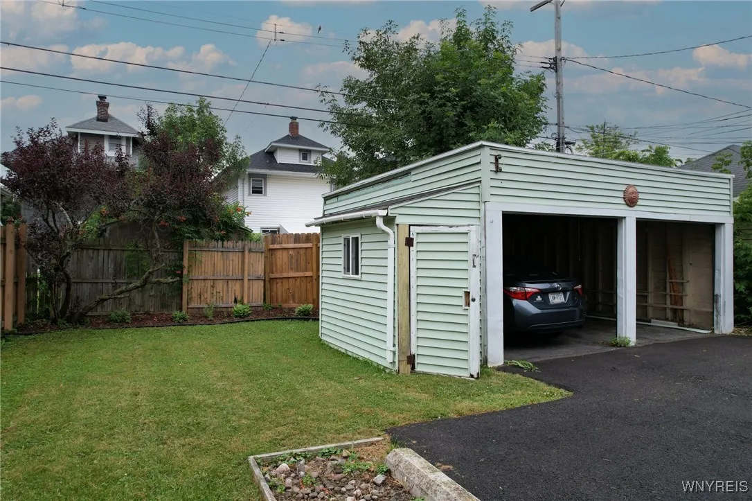 204 East Hazeltine Avenue, Tonawanda, New York 142, Tonawanda, New York 14217, 4 Bedrooms Bedrooms, ,2 BathroomsBathrooms,Residential,For Sale,204 East Hazeltine Avenue, Tonawanda, New York 142,B1621608