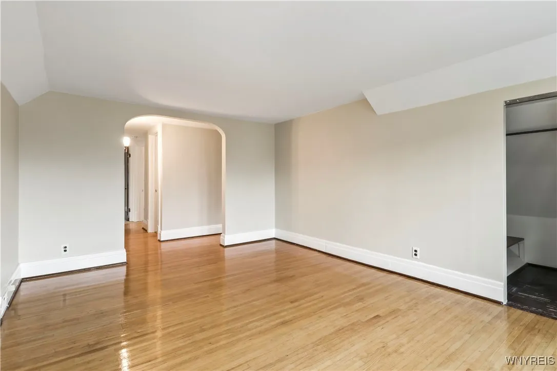 204 East Hazeltine Avenue, Tonawanda, New York 142, Tonawanda, New York 14217, 4 Bedrooms Bedrooms, ,2 BathroomsBathrooms,Residential,For Sale,204 East Hazeltine Avenue, Tonawanda, New York 142,B1621608